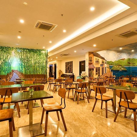 Grand Orchid Hotel Yogyakarta Maguwo Exterior photo
