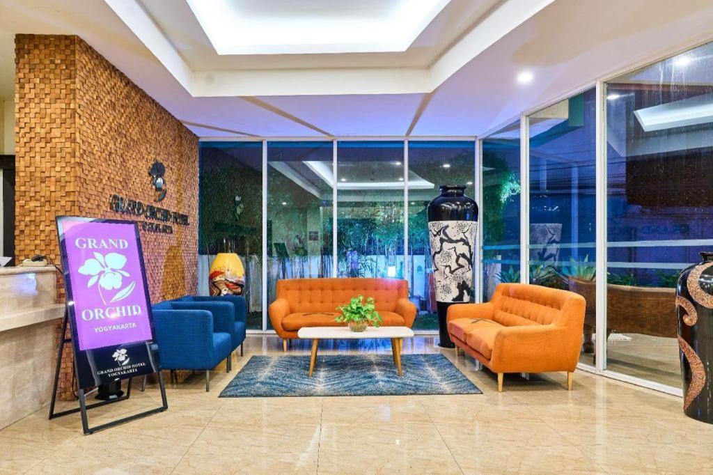 Grand Orchid Hotel Yogyakarta Maguwo Exterior photo