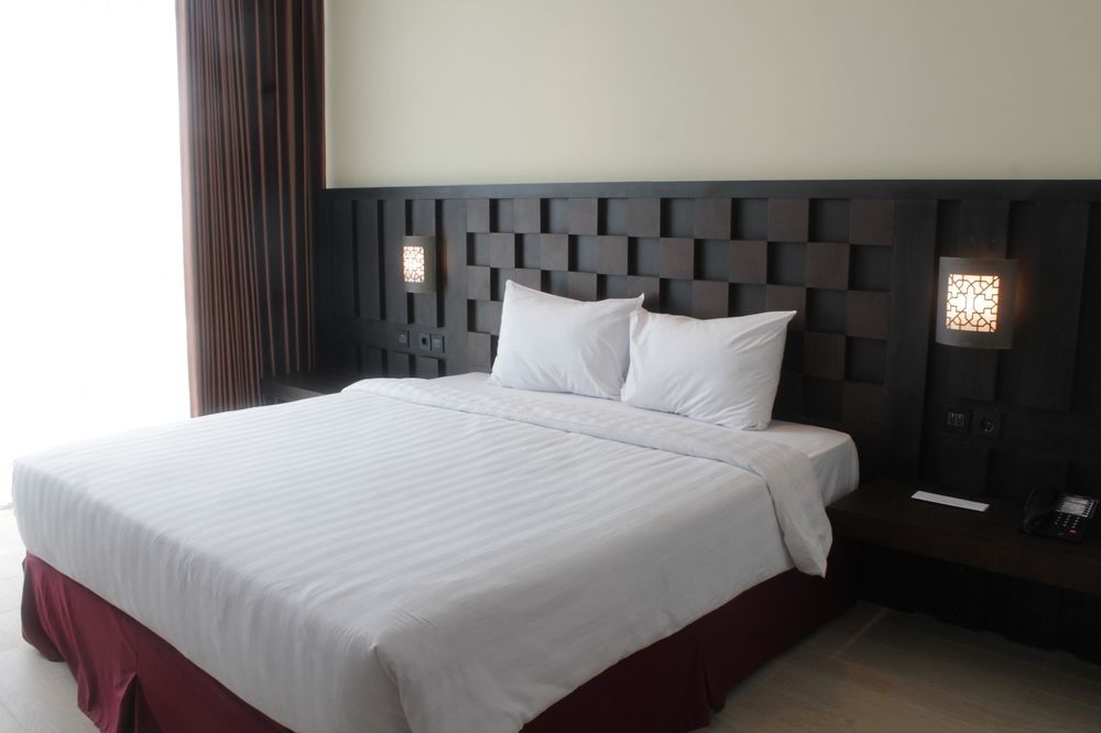 Grand Orchid Hotel Yogyakarta Maguwo Exterior photo