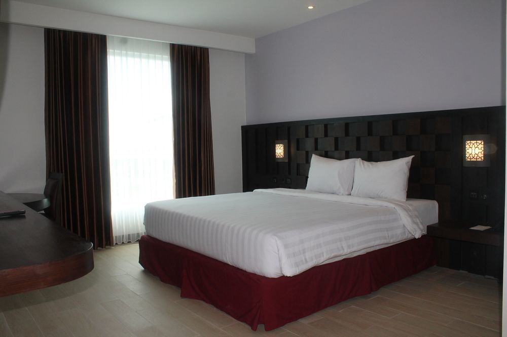 Grand Orchid Hotel Yogyakarta Maguwo Exterior photo